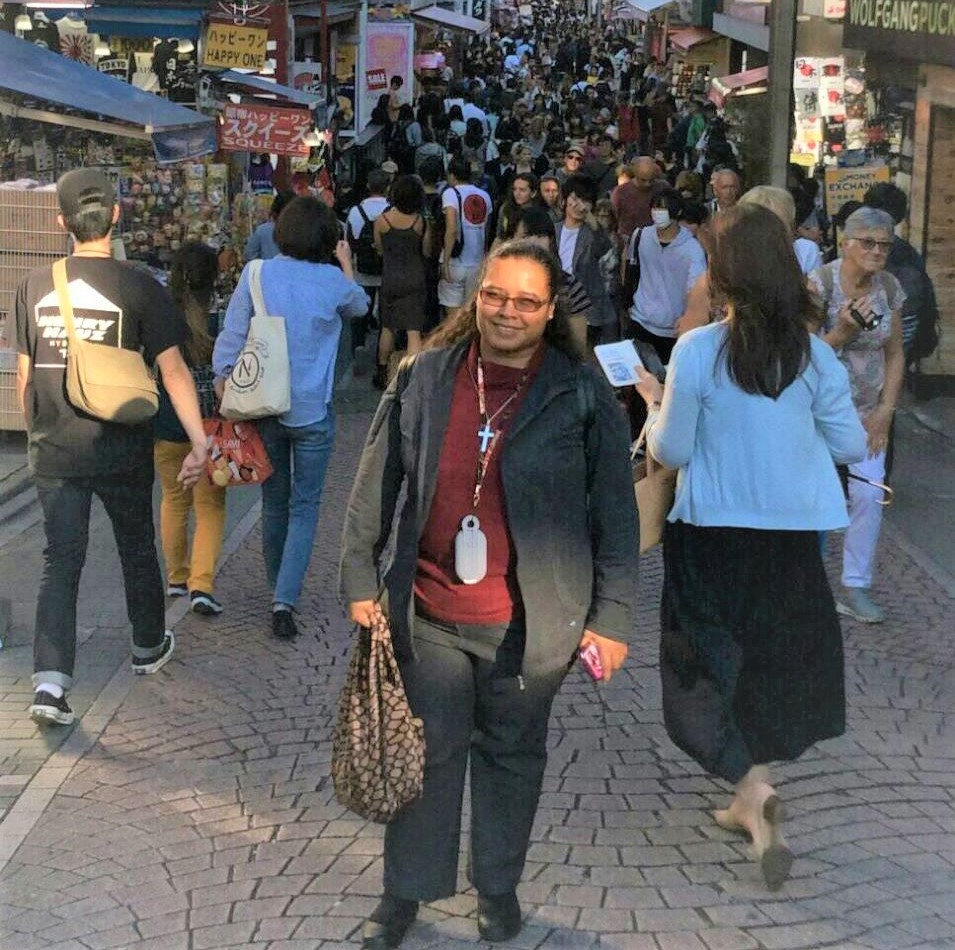 Hna. Sandra Sierra en una avenida en Shibuya. (Foto: cortesía de Sandra M. Sierra F.)