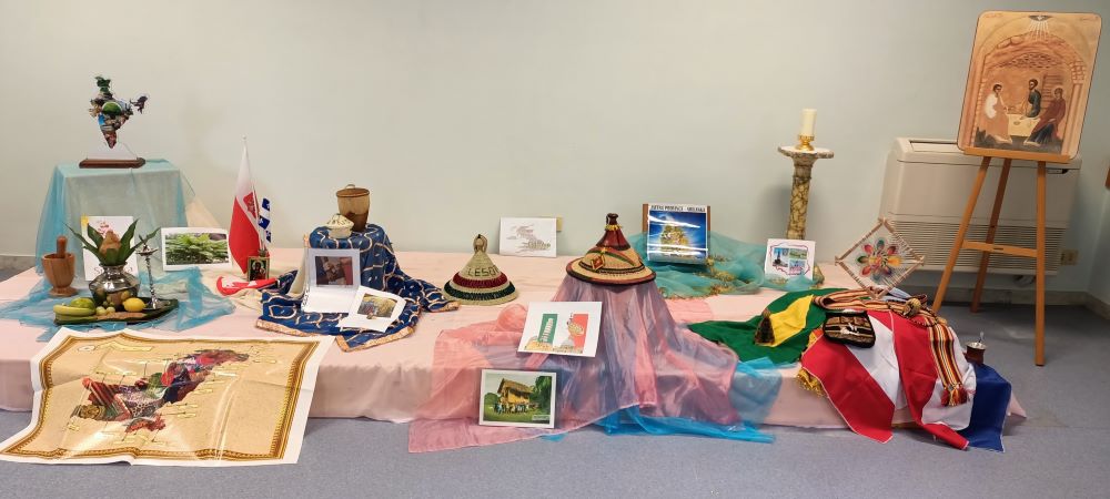 Sisters shared symbols of their respective cultures during a 10-day program on interculturality in Rome.