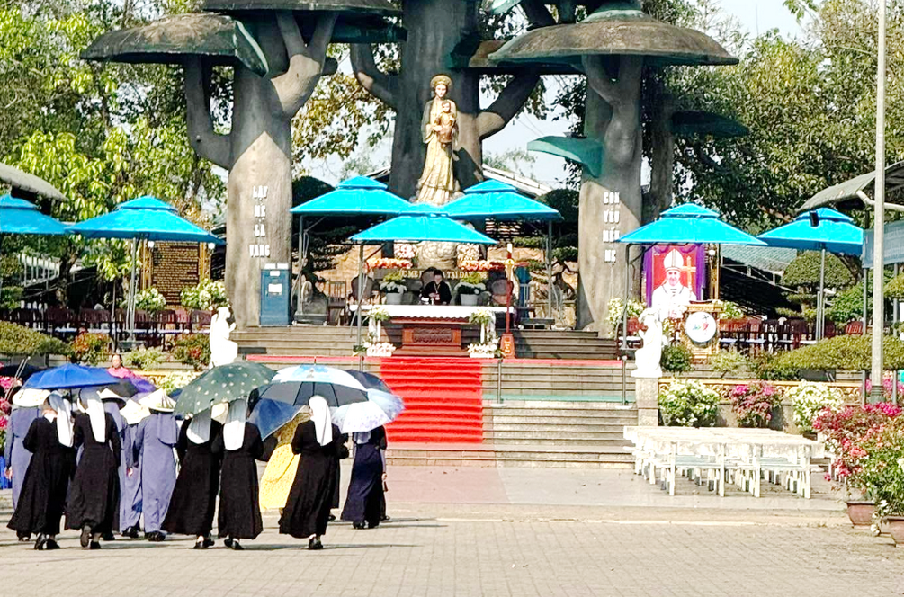 Sisters from Vietnamese congregations gather to pray for Pope Francis Sisters from Vietnamese congregations gather to pray for Pope Francis