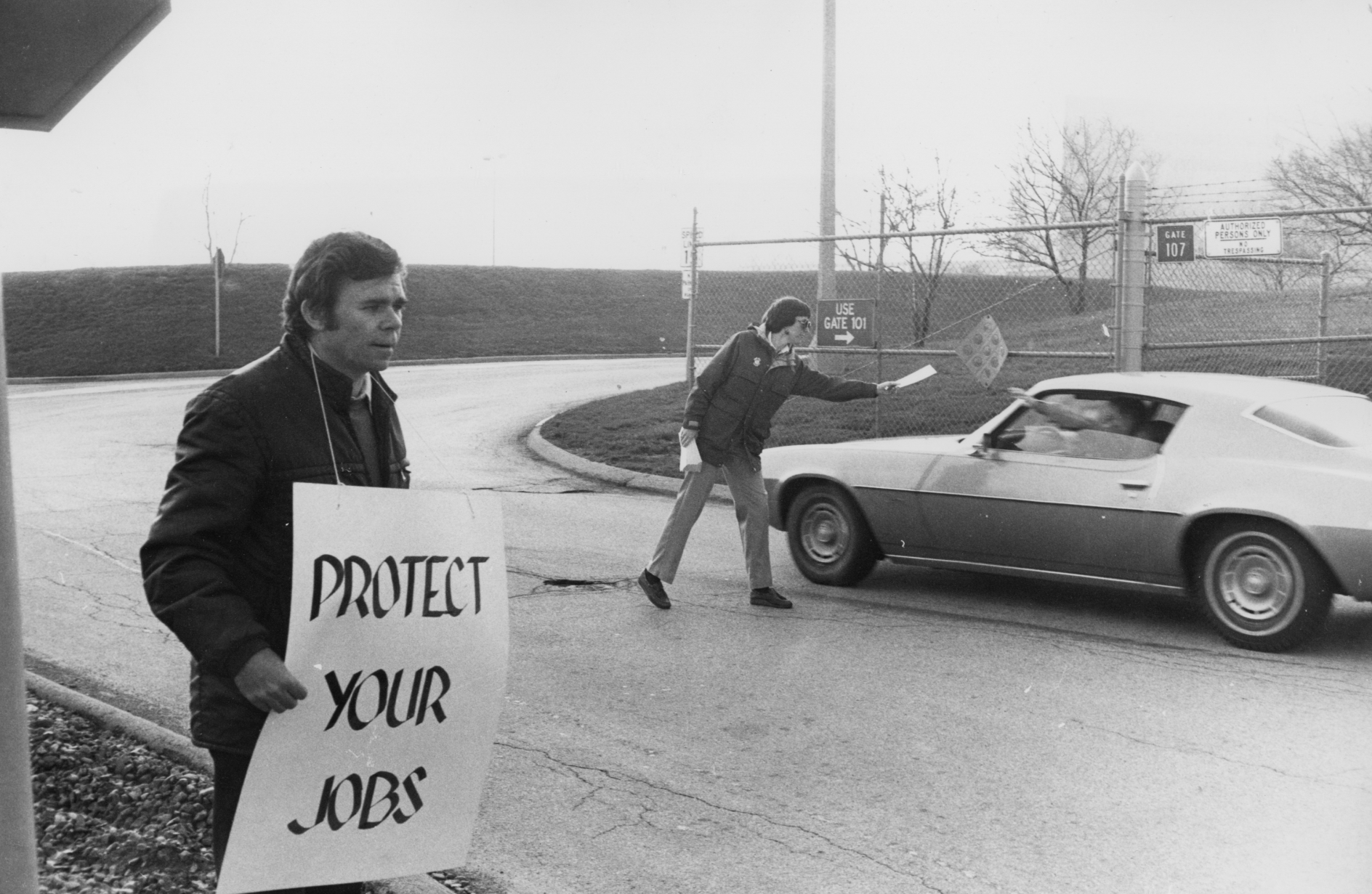 Stopping McDonnell Douglas Corporation employees on their way to work in St. Louis In 1980, representatives from eight religious orders stop McDonnell Douglas Corporation employees on their way to work in St. Louis, asking for workers' proxies to back the religious orders' request that McDonnell Douglas convert from military to peacetime production. (NCR photo/Mark Neilsen)