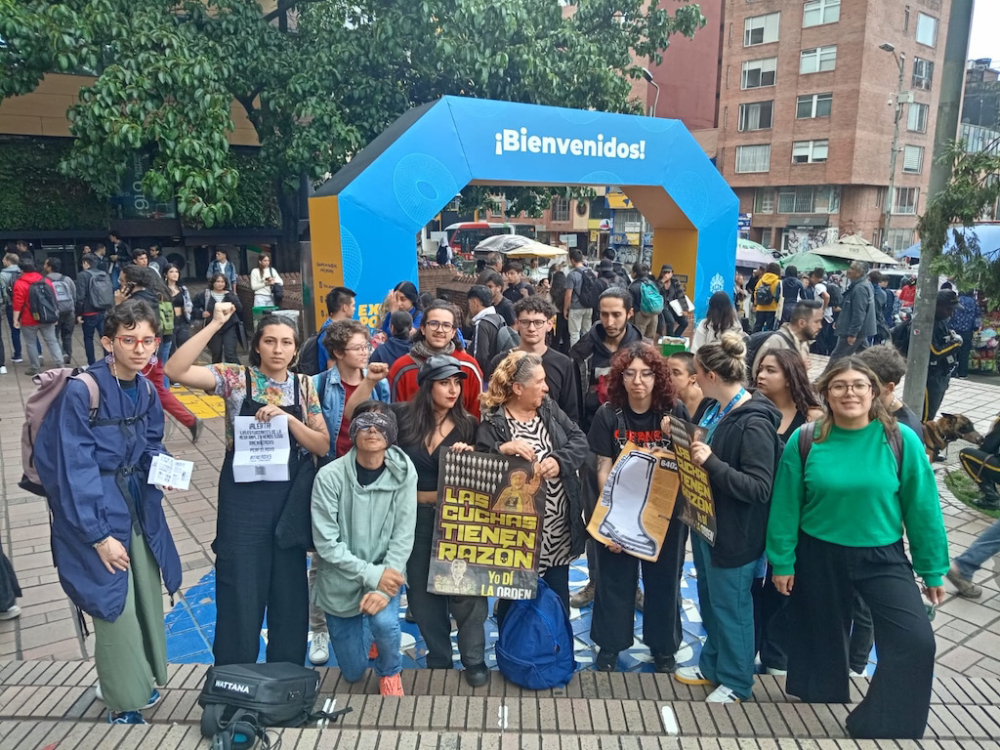 En un encuentro celebrado en la Pontificia Universidad Javeriana de Bogotá, el 24 de noviembre de 2024, Cecilia Arenas participó junto a otras Hermanas de los Falsos Positivos en un espacio de reflexión y recuerdo. (Foto: cortesía Cecilia Arenas) En un encuentro celebrado en la Pontificia Universidad Javeriana de Bogotá, el 24 de noviembre de 2024, Cecilia Arenas participó junto a otras Hermanas de los Falsos Positivos en un espacio de reflexión y recuerdo. (Foto: cortesía Cecilia Arenas)