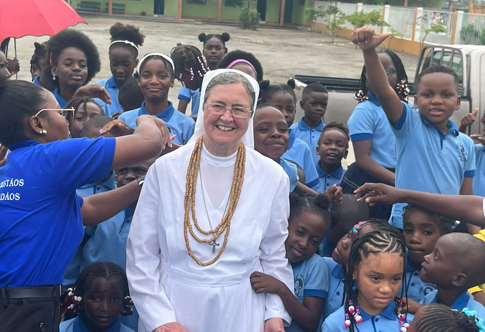Mother Chiara Cazzuola visits a school in Benguela, Angola, in 2024. (©Istituto Figlie di Maria Ausiliatrice)