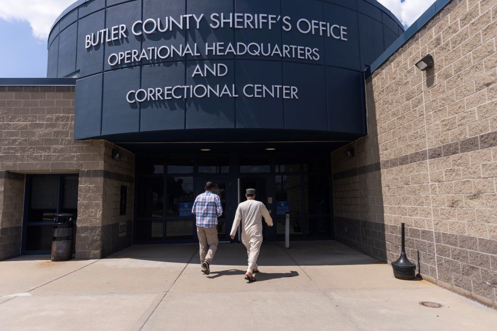 Imams Mutazz Alabd and Ihab Alsaghier visit the Butler County Jail in hopes of seeing Ayman Soliman, who fled Egypt and is in ICE detention awaiting an asylum hearing. (ProPublica/Maddie McGarvey) Imams Mutazz Alabd and Ihab Alsaghier visit the Butler County Jail in hopes of seeing Ayman Soliman, who fled Egypt and is in ICE detention awaiting an asylum hearing. (ProPublica/Maddie McGarvey)