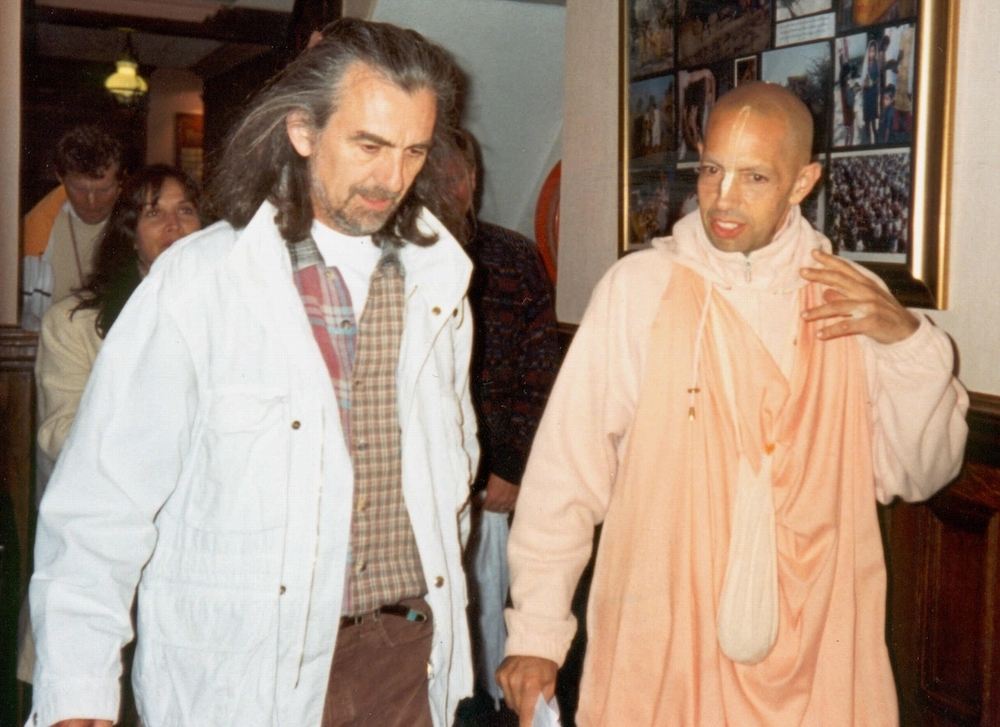 George Harrison talks with Mukunda Goswami in the corridors of the Bhaktivedanta Manor in England, June 1996 (Wikimedia Commons/Richard J. Cole, aka Radha Mohan Das) George Harrison talks with Mukunda Goswami in the corridors of the Bhaktivedanta Manor in England, June 1996 (Wikimedia Commons/Richard J. Cole, aka Radha Mohan Das)