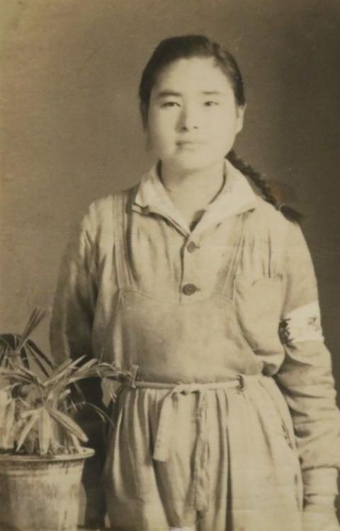  Shizuko Mori, a Junshin Girls' High School student in the 1940s 