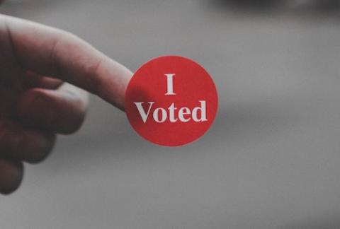 "I voted" sticker (Unsplash/Parker Johnson) "I voted" sticker (Unsplash/Parker Johnson)